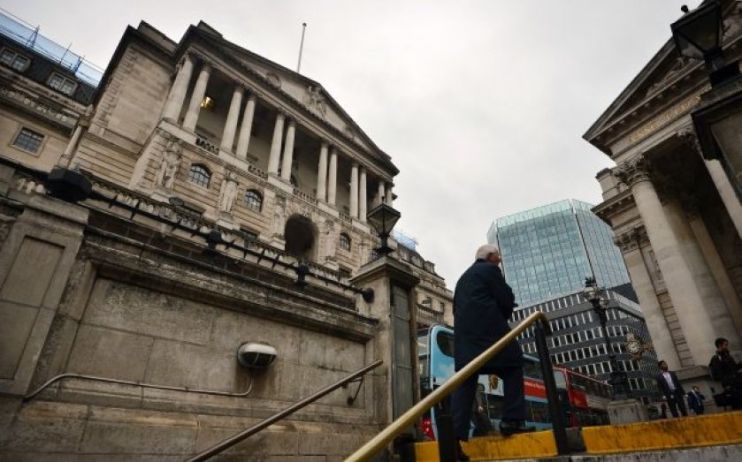 GBP/USD: Pound drops as Bank of England comes closer to interest rate cut