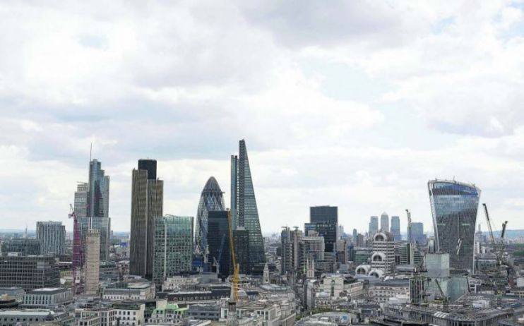 The FTSE 100 opened flat this morning after the French government threatened to veto a Brexit trade deal if EU negotiators conceded further concessions to the UK.