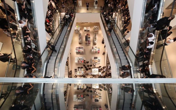 British shopping centre giant Hammerson is reportedly in advanced talks to sell its £1bn stake in Value Retail, owner of Bicester Village, the luxury retail complex.