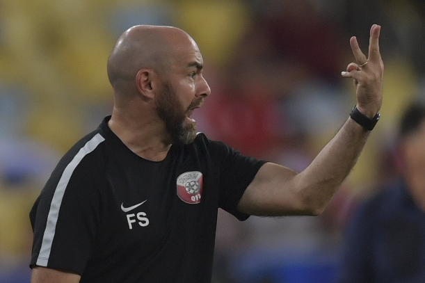 Qatar's coach Felix Sanchez gives instructions during the Copa America football tournament group match against Paraguay at Maracana Stadium in Rio de Janeiro, Brazil, on June 16, 2019. (Photo by Pedro UGARTE / AFP)        (Photo credit should read PEDRO UGARTE/AFP/Getty Images)