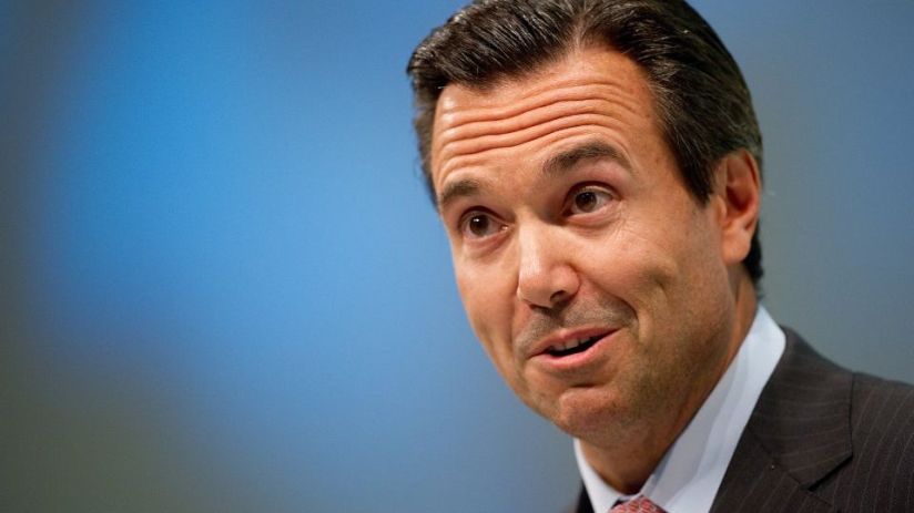 Lloyds Bank chief executive Antonio Horta-Osorio said his pay was in line with the market rate and he had voluntarily cut his pension contribution