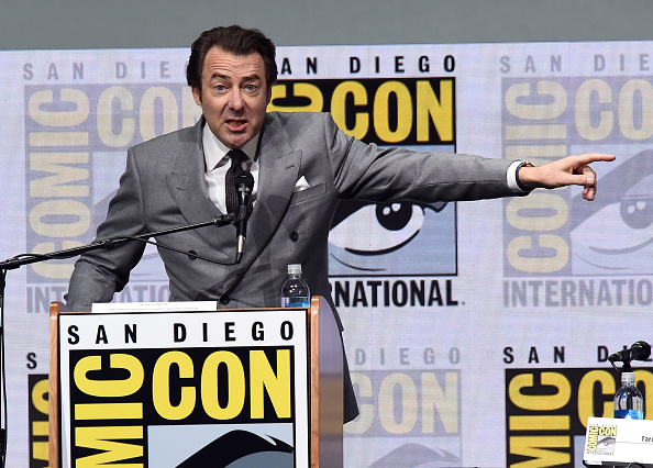 SAN DIEGO, CA - JULY 20: Moderator Jonathan Ross speaks onstage at the 20th Century FOX panel during Comic-Con International 2017 at San Diego Convention Center on July 20, 2017 in San Diego, California. (Photo by Kevin Winter/Getty Images)