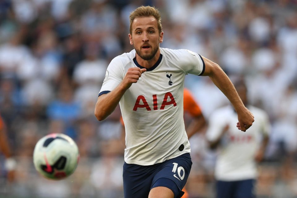Tottenham Hotspur's English striker Harry Kane chases the ball during the English Premier League football match between Tottenham Hotspur and Newcastle United at Tottenham Hotspur Stadium in London, on August 25, 2019. (Photo by Daniel LEAL-OLIVAS / AFP) / RESTRICTED TO EDITORIAL USE. No use with unauthorized audio, video, data, fixture lists, club/league logos or 'live' services. Online in-match use limited to 120 images. An additional 40 images may be used in extra time. No video emulation. Social media in-match use limited to 120 images. An additional 40 images may be used in extra time. No use in betting publications, games or single club/league/player publications. / (Photo credit should read DANIEL LEAL-OLIVAS/AFP/Getty Images)