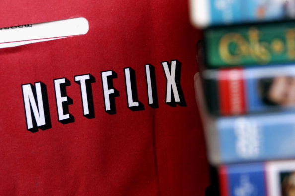 Miami, UNITED STATES: A Netflix return mailer is pictured in Miami, Florida 16 January 2007. Netflix annouced it will start showing movies and TV episodes over the Internet, providing its subscribers with instant gratification as the DVD-by-mail service prepares for a technology shift that threatens the company's survival. AFP PHOTO/Robert SULLIVAN (Photo credit should read ROBERT SULLIVAN/AFP/Getty Images)
