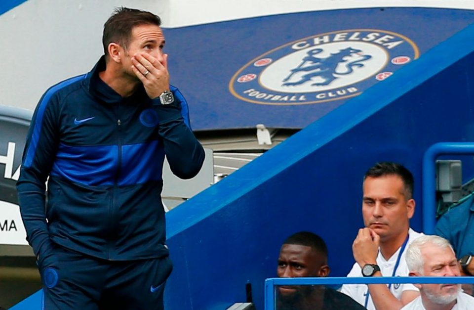 Chelsea's English head coach Frank Lampard (L) gestures on the touchline during the English Premier League football match between Chelsea and Sheffield United at Stamford Bridge in London on August 31, 2019. (Photo by Ian KINGTON / AFP) / RESTRICTED TO EDITORIAL USE. No use with unauthorized audio, video, data, fixture lists, club/league logos or 'live' services. Online in-match use limited to 120 images. An additional 40 images may be used in extra time. No video emulation. Social media in-match use limited to 120 images. An additional 40 images may be used in extra time. No use in betting publications, games or single club/league/player publications. / (Photo credit should read IAN KINGTON/AFP/Getty Images)