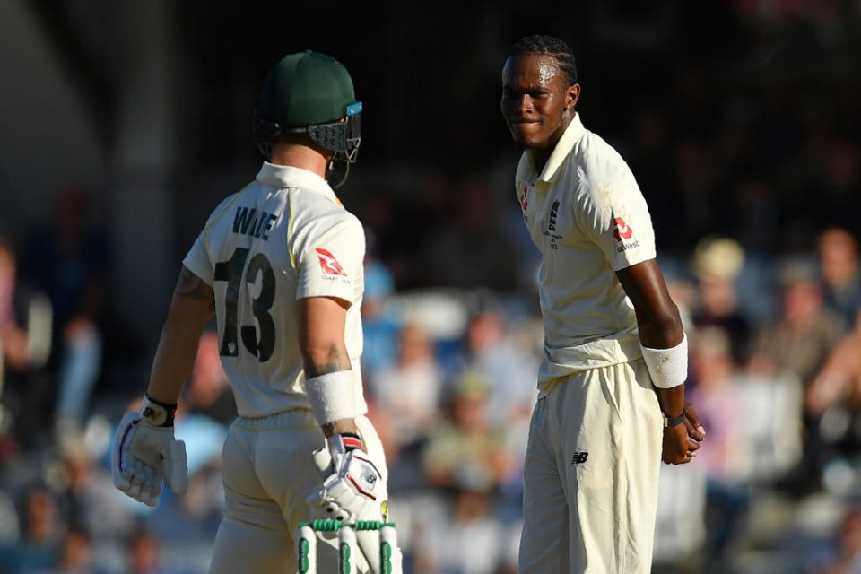 Australia's Matthew Wade (L) and England's Jofra Archer face off during play on the fourth day of the fifth Ashes cricket Test match between England and Australia at The Oval in London on September 15, 2019. (Photo by DANIEL LEAL-OLIVAS / AFP) / RESTRICTED TO EDITORIAL USE. NO ASSOCIATION WITH DIRECT COMPETITOR OF SPONSOR, PARTNER, OR SUPPLIER OF THE ECB        (Photo credit should read DANIEL LEAL-OLIVAS/AFP/Getty Images)