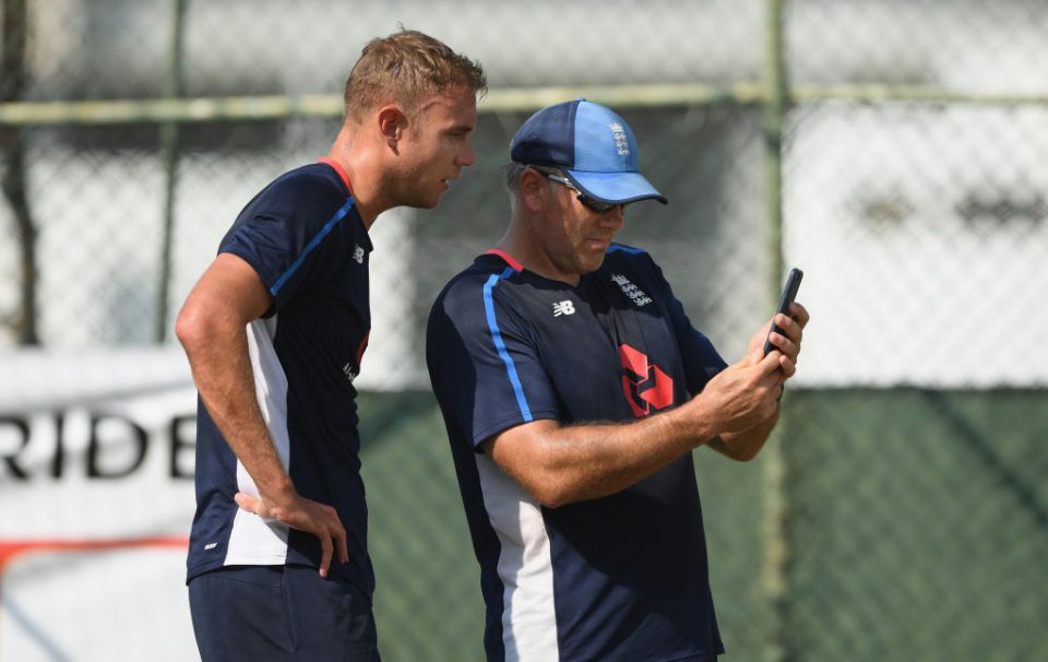 COLOMBO, SRI LANKA - NOVEMBER 22: England bowler Stuart Broad and bowling coach Chris Silverwood consult some mobile phone footage during England Nets ahead of the 3rd Test Match at the Sinhalese Sports Club cricket ground on November 22, 2018 in Colombo, Sri Lanka. (Photo by Stu Forster/Getty Images)