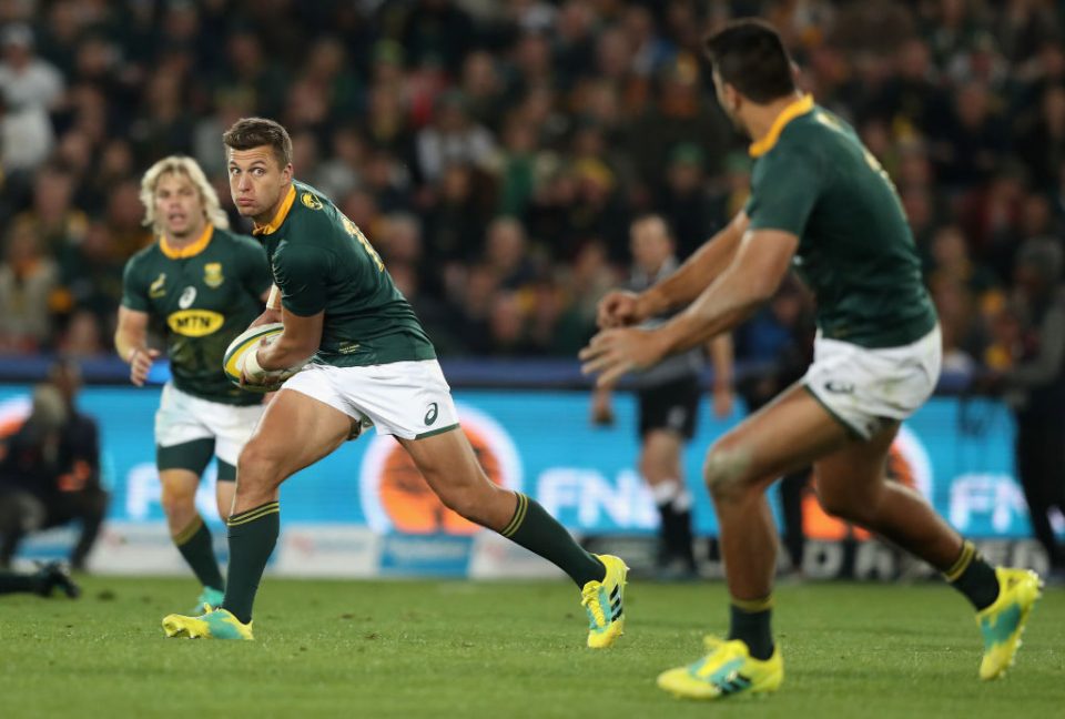 JOHANNESBURG, SOUTH AFRICA - JUNE 09: Handre Pollard of South Africa passes the ball during the first test match between South Africa and England at Elllis Park on June 9, 2018 in Johannesburg, South Africa. (Photo by David Rogers/Getty Images)