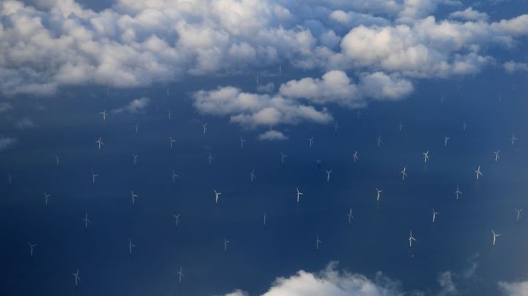 Energy giant SSE marked its first quarter out of the household energy sector by saying that it is on course to deliver on its earnings target for the year.