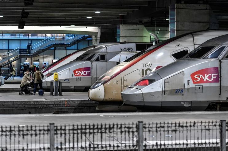 FRANCE-POLITICS-SOCIAL-TRANSPORT-PENSION-STRIKE