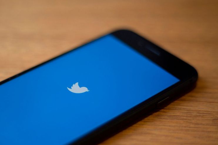 US-IT-LIFESTYLE-RELIGION-TWITTER