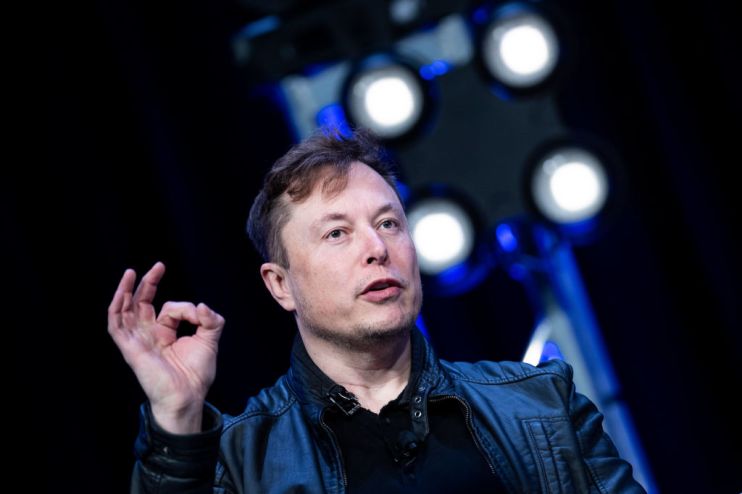 ELON-MUSK-MONKEY-VIDEO-GAMES