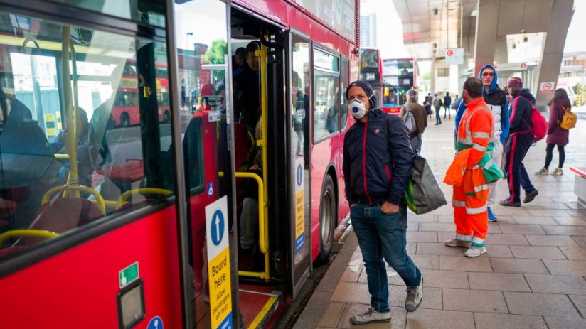 BRITAIN-HEALTH-VIRUS-TRANSPORT