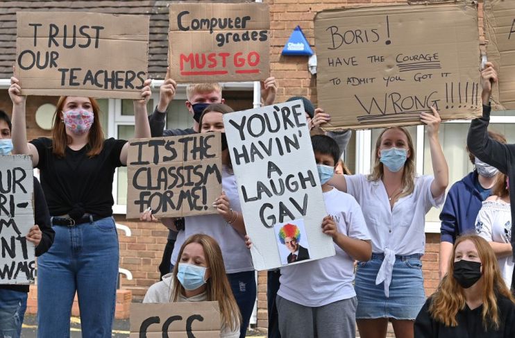 BRITAIN-POLITICS-EDUCATION-HEALTH-VIRUS