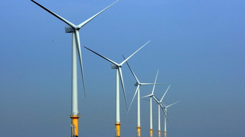 Labour and the Tories should not be turning their backs on the green transition - one of the UK's big success stories - at a time when taking action is more important than ever, Jessica Frank-Keyes argues