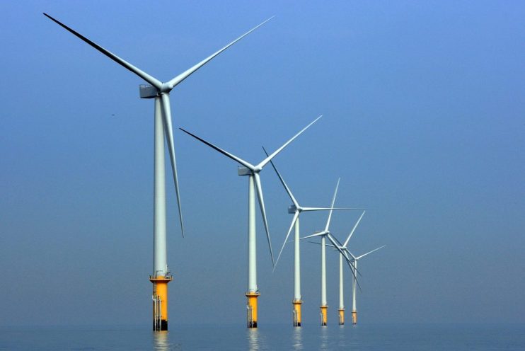 Labour and the Tories should not be turning their backs on the green transition - one of the UK's big success stories - at a time when taking action is more important than ever, Jessica Frank-Keyes argues
