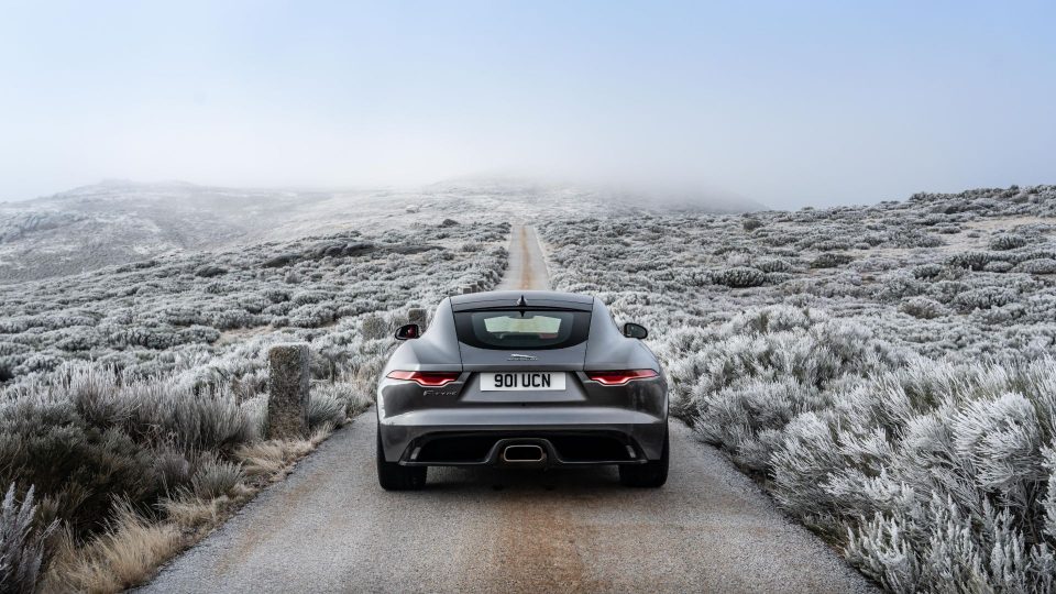 Jaguar F-Type P300