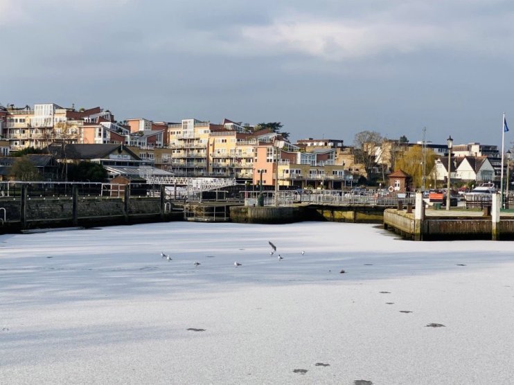 River Thames frozen
