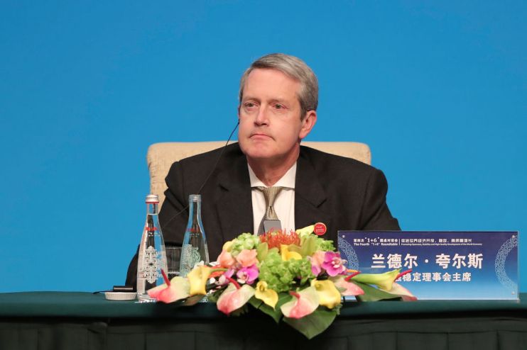 Premier Li Keqiang Hosts Fourth "1 6" Round Table Dialogue