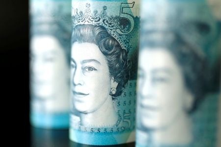 British five pound banknotes