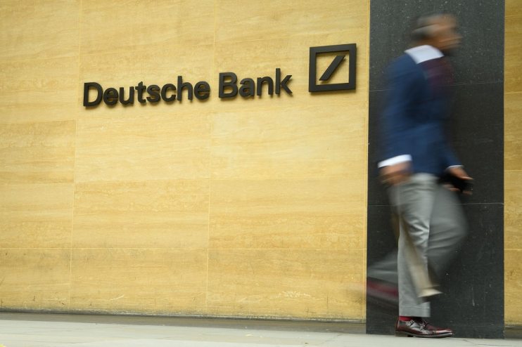DEUTSCHE-BANK-HYBRID-WORKING-COVID-OFFICE