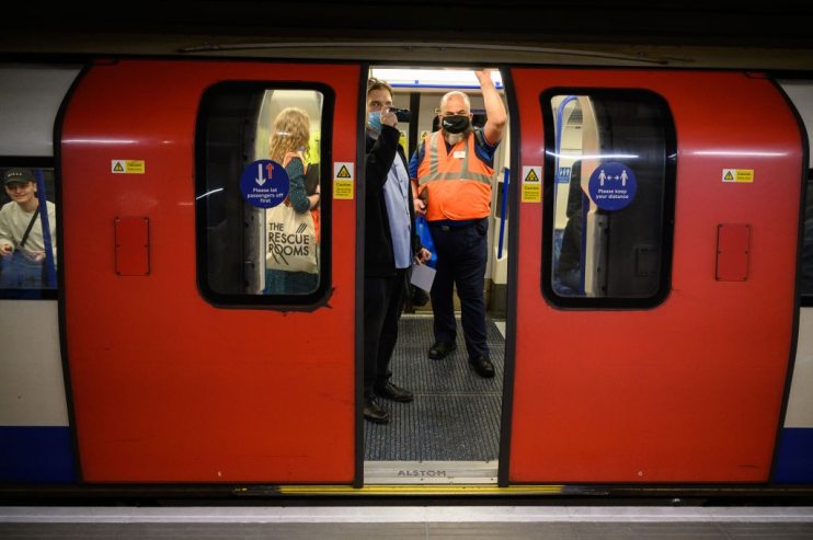 LONDON-TUBE-TFL-TRANSPORT-FOR-LONDON