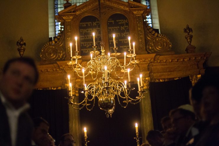 Lights Go Out To Mark World War One Centenary