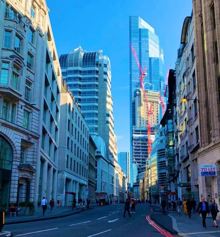 London's CEOs need to be paid on an international scale