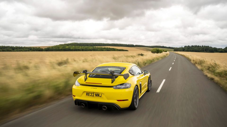 Porsche Cayman GT4 RS