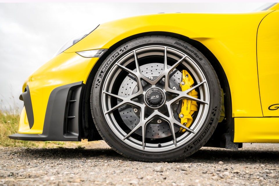 Porsche Cayman GT4 RS