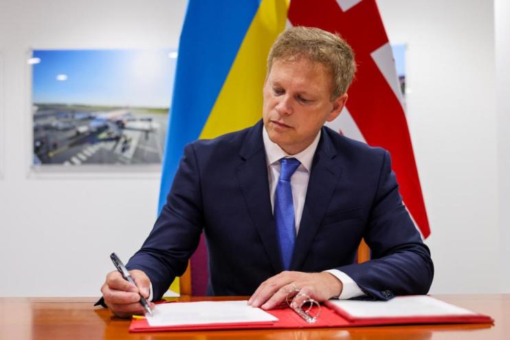 The UK has pledged to share its expertise and help Ukraine rebuild its transport network.