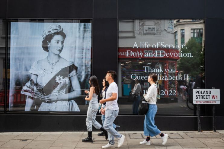 The Nation Mourns The Death Of Queen Elizabeth II - Saturday