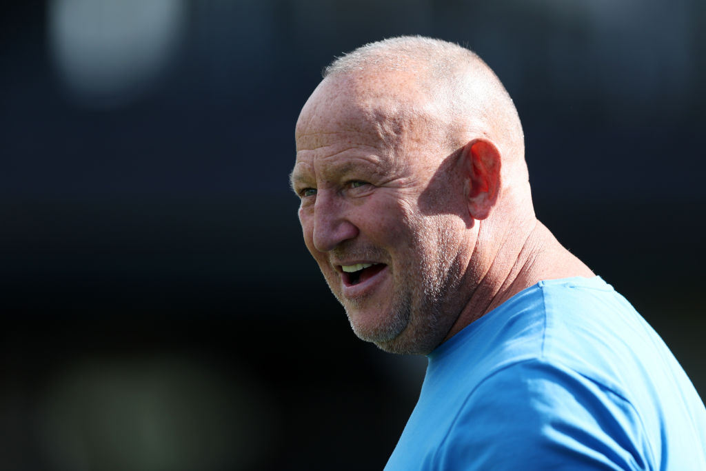 Steve Diamond has announced that he and others will form a consortium with the hopes of buying Worcester Warriors.