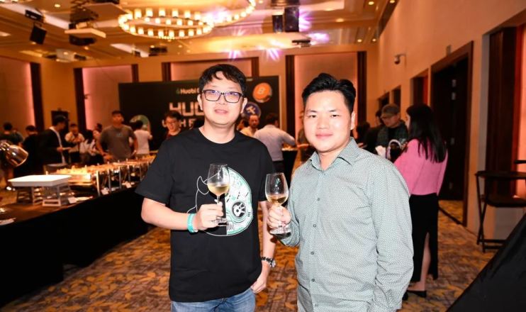 Huobi Global CEO Roy Zhu (left) and co-founder Du Jun (right)