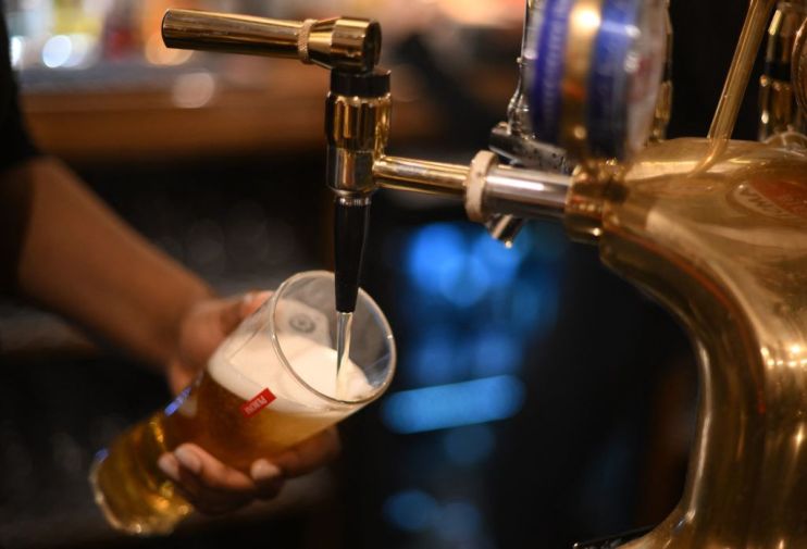 BRITAIN-ECONOMY-RETAIL-PUB-CHRISTMAS