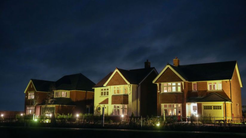 Energy firms must prioritise vulnerable customers and contact those who miss payments in a crackdown on customer service standards by regulator Ofgem.