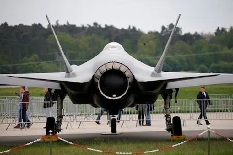 Lockheed Martin F-35 aircraft