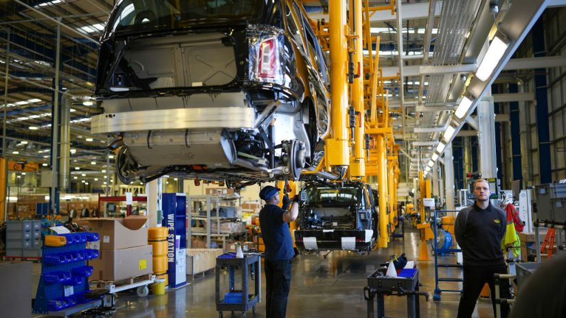 UK car production: Mayors Visit London Electric Vehicle Company