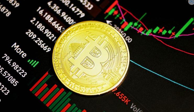 Data from CryptoCompare shows that the price of the flagship cryptocurrency Bitcoin (BTC) started the week with a drop from around $26,000.