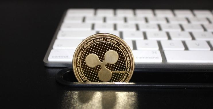 Data from CryptoCompare shows that the price of the flagship cryptocurrency Bitcoin (BTC) moved sideways throughout the past week, starting it off at around $30,000
