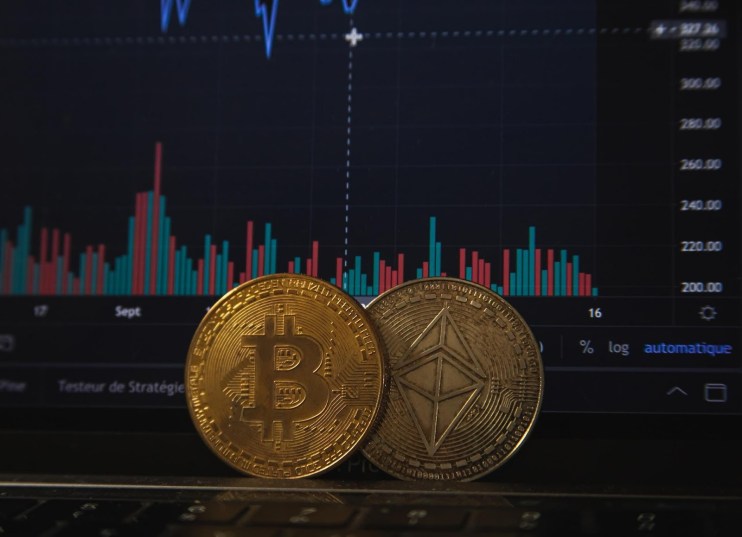 Data from CryptoCompare shows that the price of the flagship cryptocurrency, Bitcoin (BTC) surged at the beginning of the past week.