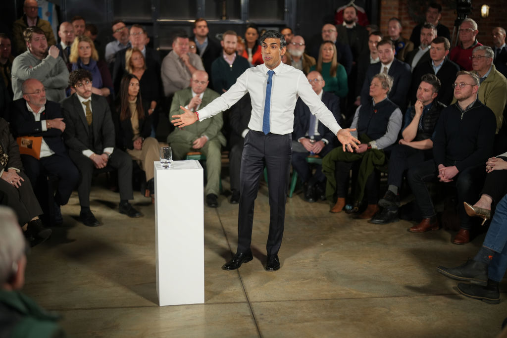 Sunak says the football regulator will resolve 'New Deal for Football' dispute.