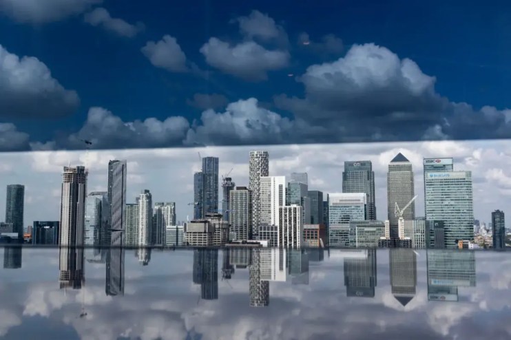 In return, the US bank is believed to have removed a break clause in 2028, effectively committing to staying its current 547,000 space until 2038.