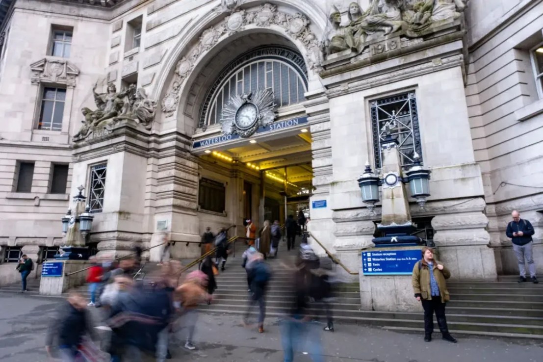 Commuters and people travelling to and from Waterloo Railway Station, via the main entrance. (photo by Mike Kemp/In Pictures via Getty Images)