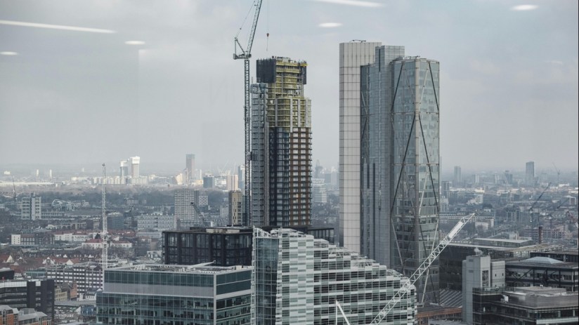 Rows over executive pay in the City have rumbled on amid concerns big bosses may be poached by US rivals.