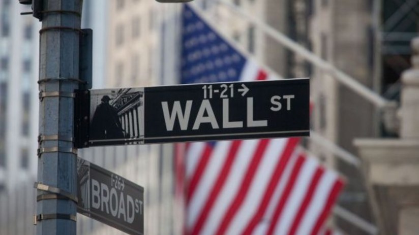 US stocks fell significant following the release of poor GDP numbers.