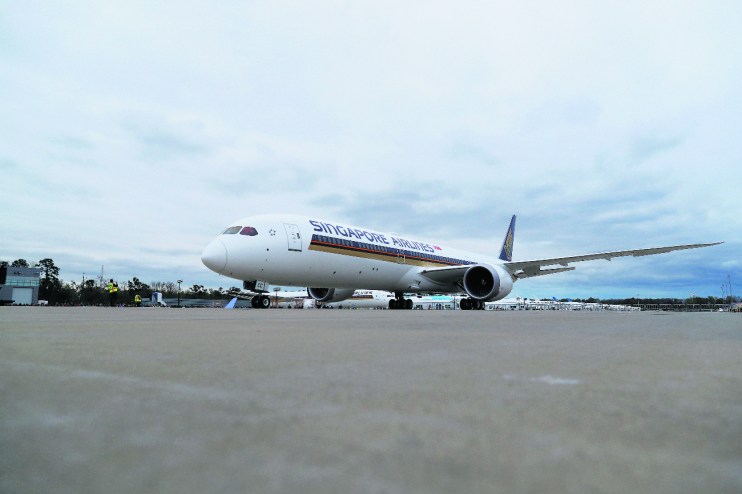 A Boeing 787-10 Dreamliner sits on the tarmac before a delivery ceremony to Singapore Airlines at the Boeing South Carolina Plant in North Charleston, South Carolina, United States. (REUTERS/Randall Hill - RC1B084CB1C0)