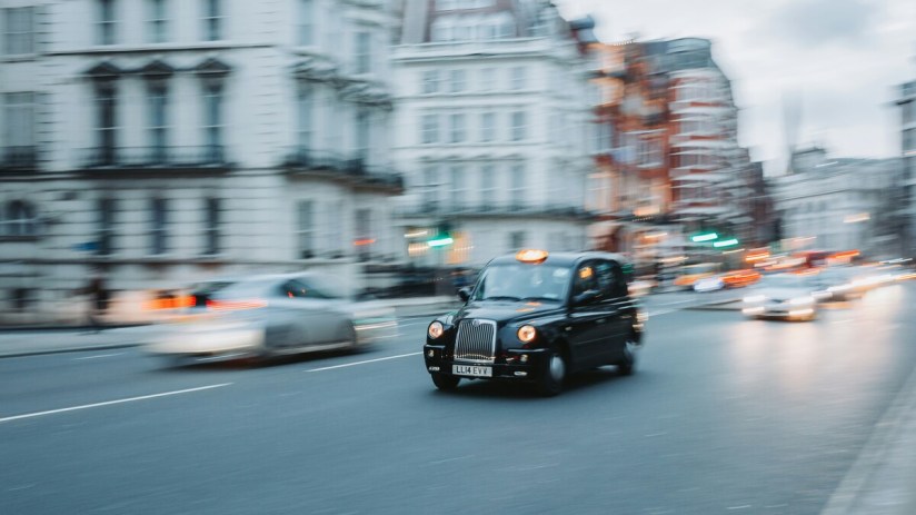 Thousands of London black cabbies hit Uber with a £250m lawsuit