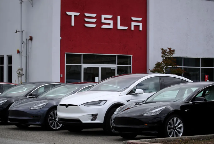Auto winners: Toyota leads as Tesla's value drops