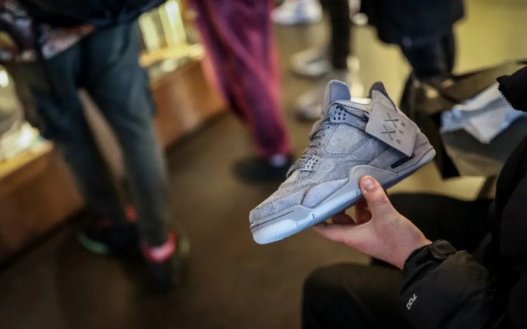 Shoe Zone has lowered its profit forecast